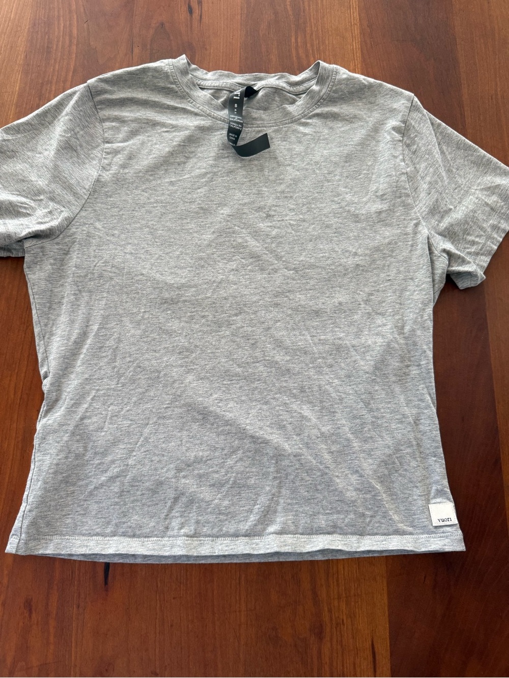 VOURI FEATHER BABY TEE women’s Heather Gray Crew Neck T-Shirt Size Small EUC